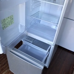 福岡市内配送設置無料　シャープ SHARP SJ-D14B-S [冷蔵庫(137L・つけかえどっちもドア) 2ドア シルバー系]