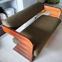 ソファー 茶 緑 少し黒 広めな2人用