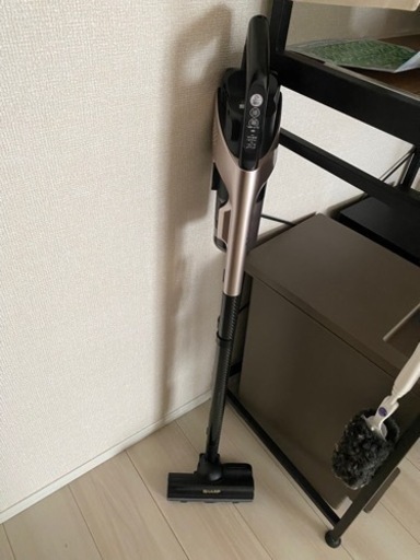 シャープ　コードレス掃除機