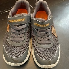 中古品　SKECHERSスニーカー23cm