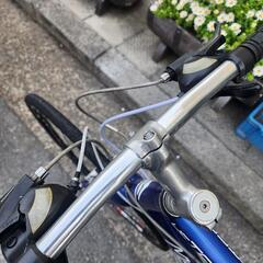 クロスバイク　７００ｘ２８ｃ　3x8変速　フレーム　アルミ　青　配達可能