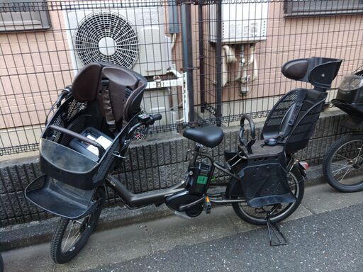 c85お子様と土日も土足のまま、いろいろなタイプの電動自転車のご試乗可能です。  バカ良心的な電動自転車屋土日もお子様と土足のまま、ご試乗可能です。  　電動自転車・リサイクル専門店　　ご試乗をしてから、ご購入できます。  安心の無料保証；点検サービス付きバカ良心的な中古電動自転車屋  ２０インチ、チャイルドシート、２人乗り、３人乗り、１人乗り電動自転車  　電動自転車・リサイクル専門店　　ご試乗をしてから、ご購入できます。  後ろチャイルドシートをかごに変更し