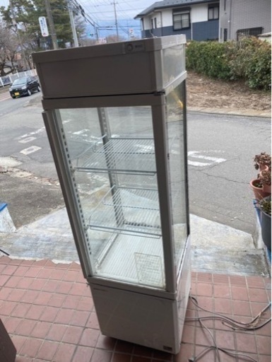 業務用ガラス冷蔵ショーケース　通電確認