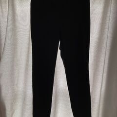 決まりました　GU．黒ストレッチパンツ．XL