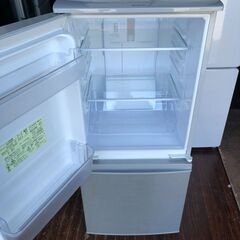 SHARP シャープ 冷蔵庫 SJ-D14B 137L どっちもドア d4819 SJ-D14B-S 冷蔵庫 シルバー系 [137L /2ドア /右開き/左開き付け替え