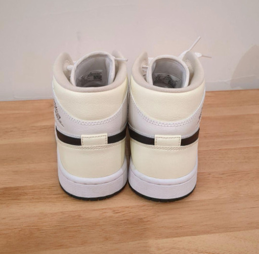 美品】ナイキ エアジョーダン1 ミッド ココナッツミルク 24㎝ JORDAN