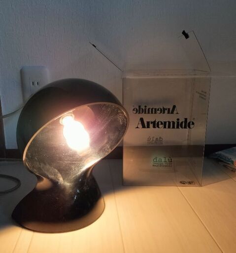 Artemide アルテミデ　DALU テーブルランプ
