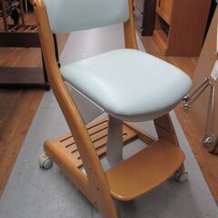R216 KOIZUMI 天然木 学習用椅子 キャスター付き、油圧昇降、幅42cm Used