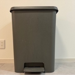 IKEA ペダル式ゴミ箱