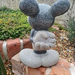 ミッキーマウス  石像