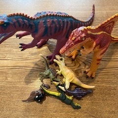 恐竜フィギュアおもちゃ　　