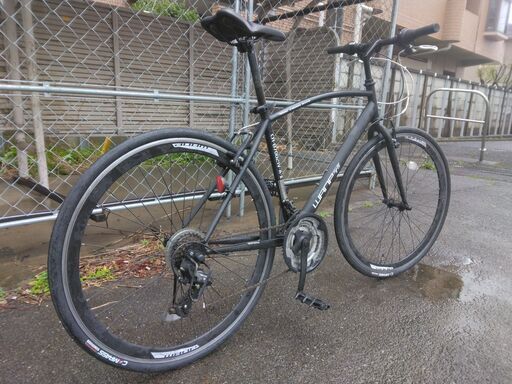 TREK 　クロスバイクです。　前後タイヤ新品交換済みです。 クロスバイクです。 前後タイヤ新品交換済みです。 クロスバイク 後輪