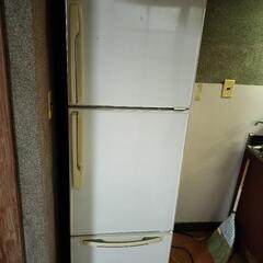 古〜い東芝の冷蔵庫