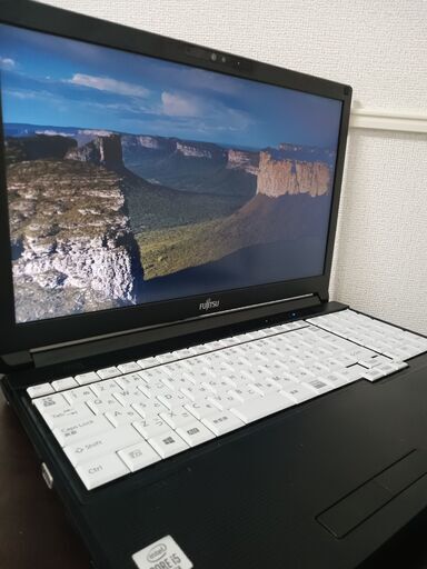 富士通 2021年モデル　高性能4コア8スレッド10世代i5　　4コア8スレッド　メモリ8G CD/DVD/読み書き　高速SSD480G搭載メモリ大容　 大画面15.6インチ　カメラ内蔵　USB3.0 Wifi対応 　Windows11搭載