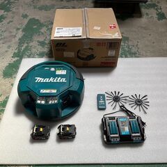 マキタ ロボットクリーナー RC200DZ 箱と取説と付属品付き...