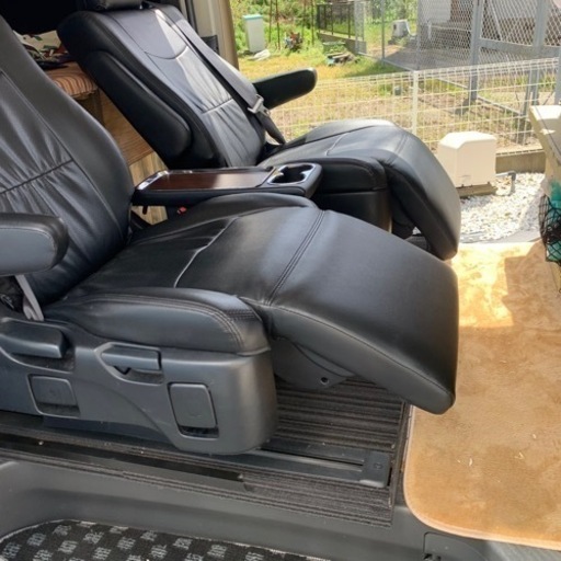 ハイエース キャプテンシート フレーム付き リクライニング オットマン