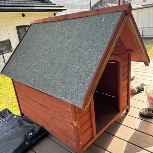 大型犬も入れる犬小屋