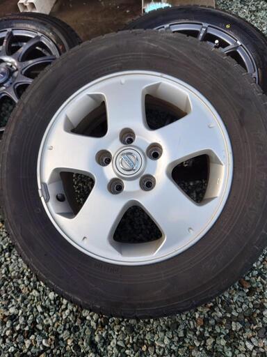 車のパーツ タイヤ、ホイール
