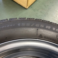 美品　14インチ　スタッドレスタイヤ　ホイール　4本セット