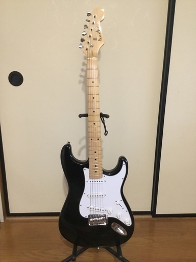 エレキギター　ストラト　黒