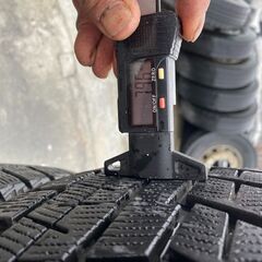 冬タイヤ　215/50R17　管理番号60