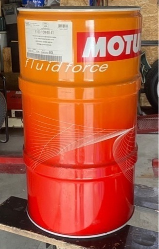 MOTULの空のオイル缶60L