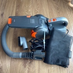 車内用掃除機　BLACK+DECKER