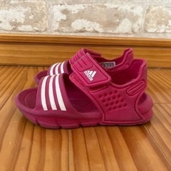 adidas サンダル 13cm