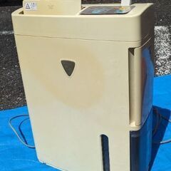 東芝 除湿機 RAD-100ST