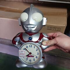 （ジャンク品)ウルトラマンの時計