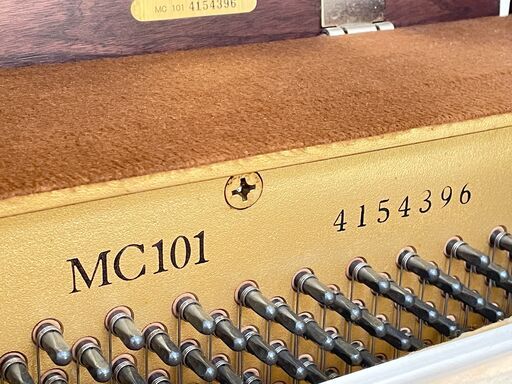 【木目】YAMAHA MC101（アップライト）【小型】 木目】YAMAHA MC101（アップライト）【小型】