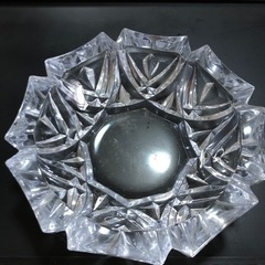 ガラス灰皿　❺ ０円