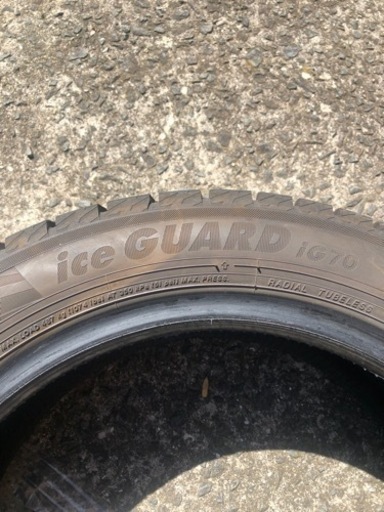 スタッドレスタイヤアイスガード 4本バリ山フィールダー総額14万  