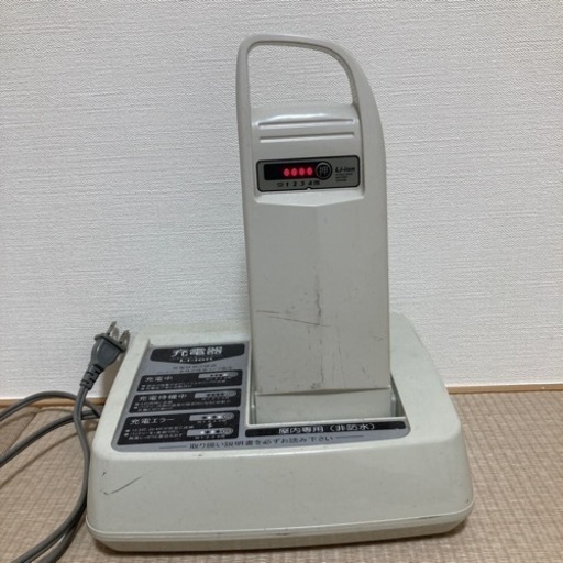 電動アシスト自転車　バッテリーと充電器