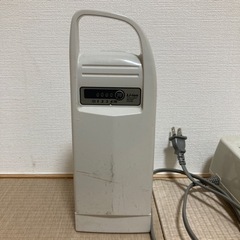 電動アシスト自転車　バッテリーと充電器