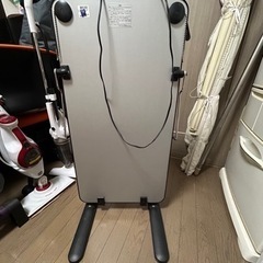 TOSHIBAズボンプレッサー