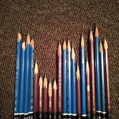 デッサン用の鉛筆（8B〜F）、譲ります。