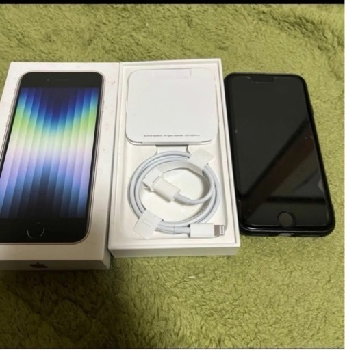 引き取り限定 iPhone SE 第3世代 64GB スターライト SIMフリー  Apple ホワイト　美品　箱ケーブルとフィルムあり