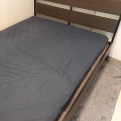 IKEA　クイーンサイズ相当　ベッドフレームのみ