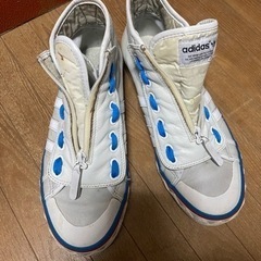 adidas シューズ　