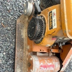 プレートコンパクター  ロビンエンジン　マキタ