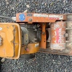 プレートコンパクター  ロビンエンジン　マキタ