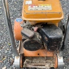 プレートコンパクター  ロビンエンジン　マキタ