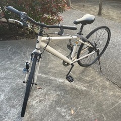 自転車 クロスバイク(後輪パンク、チェーンロック付)