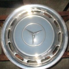 クラシツク-メルセデス―ベンツホイルキャツプ一枚の出品です