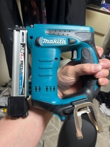 マキタ　タッカー　ST420