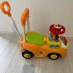 アンパンマン車　おもちゃ 乗用玩具