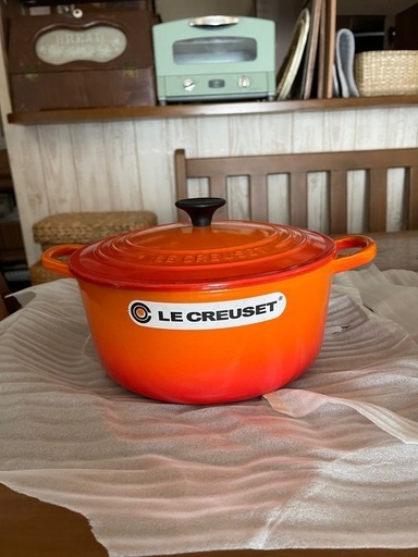 ル・クルーゼ(Le Creuset) 鋳物 ホーロー 鍋 ココット・ロンド 22 cm オレンジ