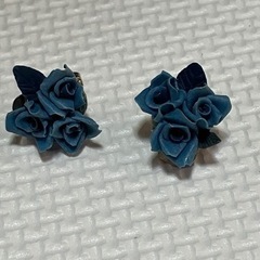 アクセサリー🦋青いお花のイヤリング