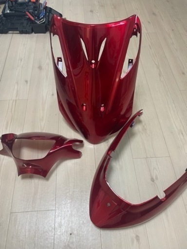 新品 v125g 外装一式 カラー レッド